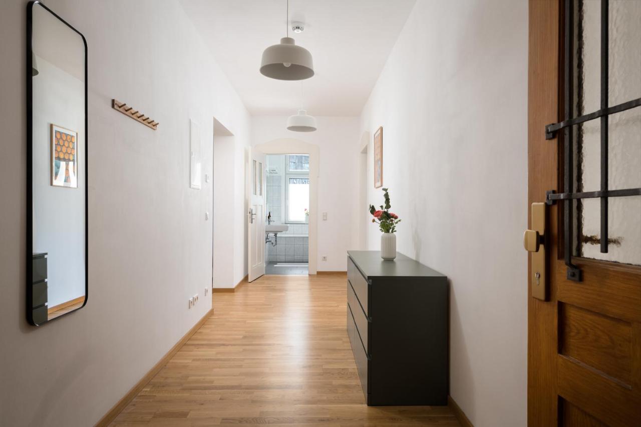 Sehr Zentrale Naehe Des Bahnhofs In Fuer Bis Zu 10 Personen Apartment