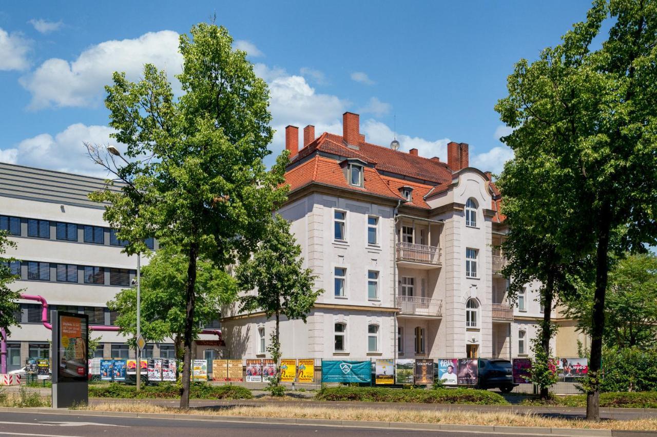 Sehr Zentrale Naehe Des Bahnhofs In Fuer Bis Zu 10 Personen Apartment
